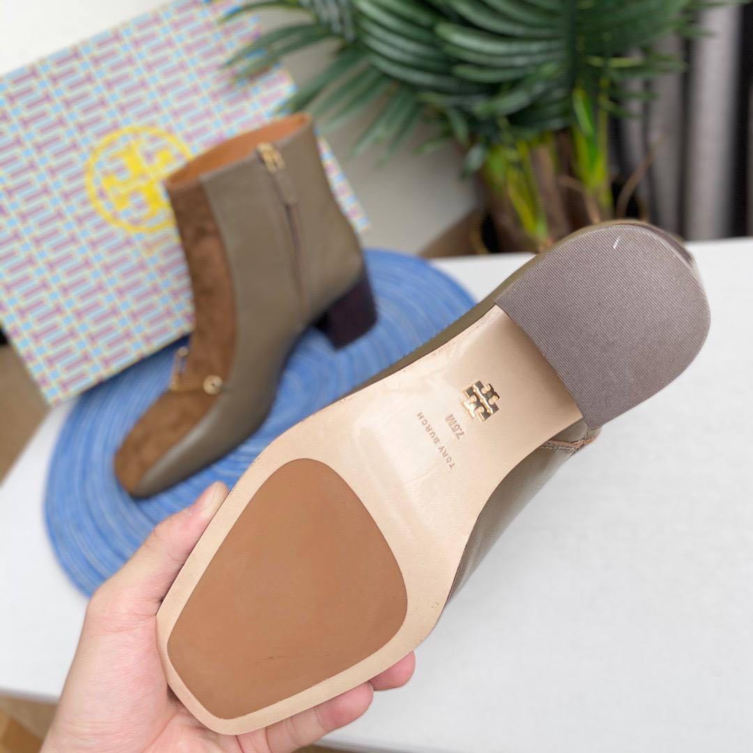 Tory Burch Equestrian Link 85mm Boots, Luxury, Apparel on Carousell