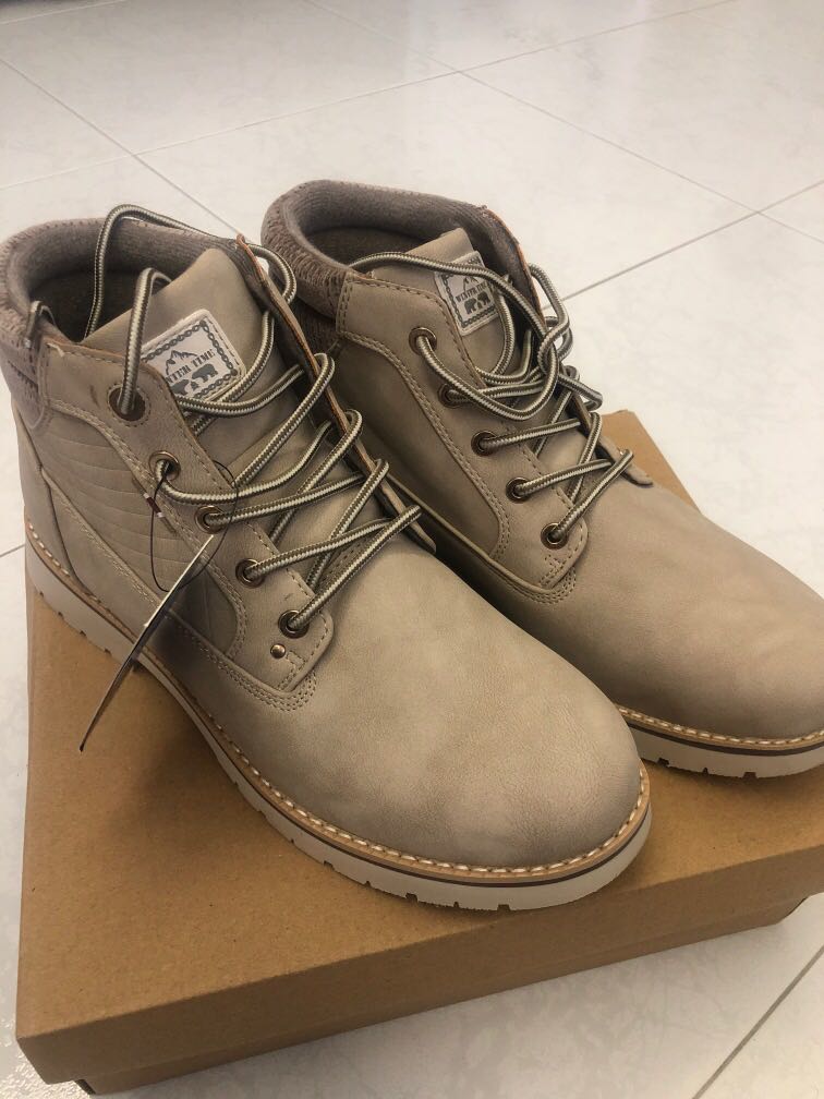 Winter outlet time boots