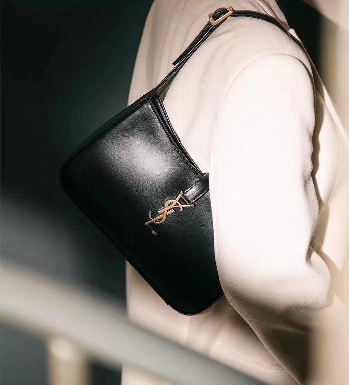 二手 Ysl Saint Laurent Le 5 A 7 Hobo Bag 金扣腋下包 名牌精品 精品包包在旋轉拍賣