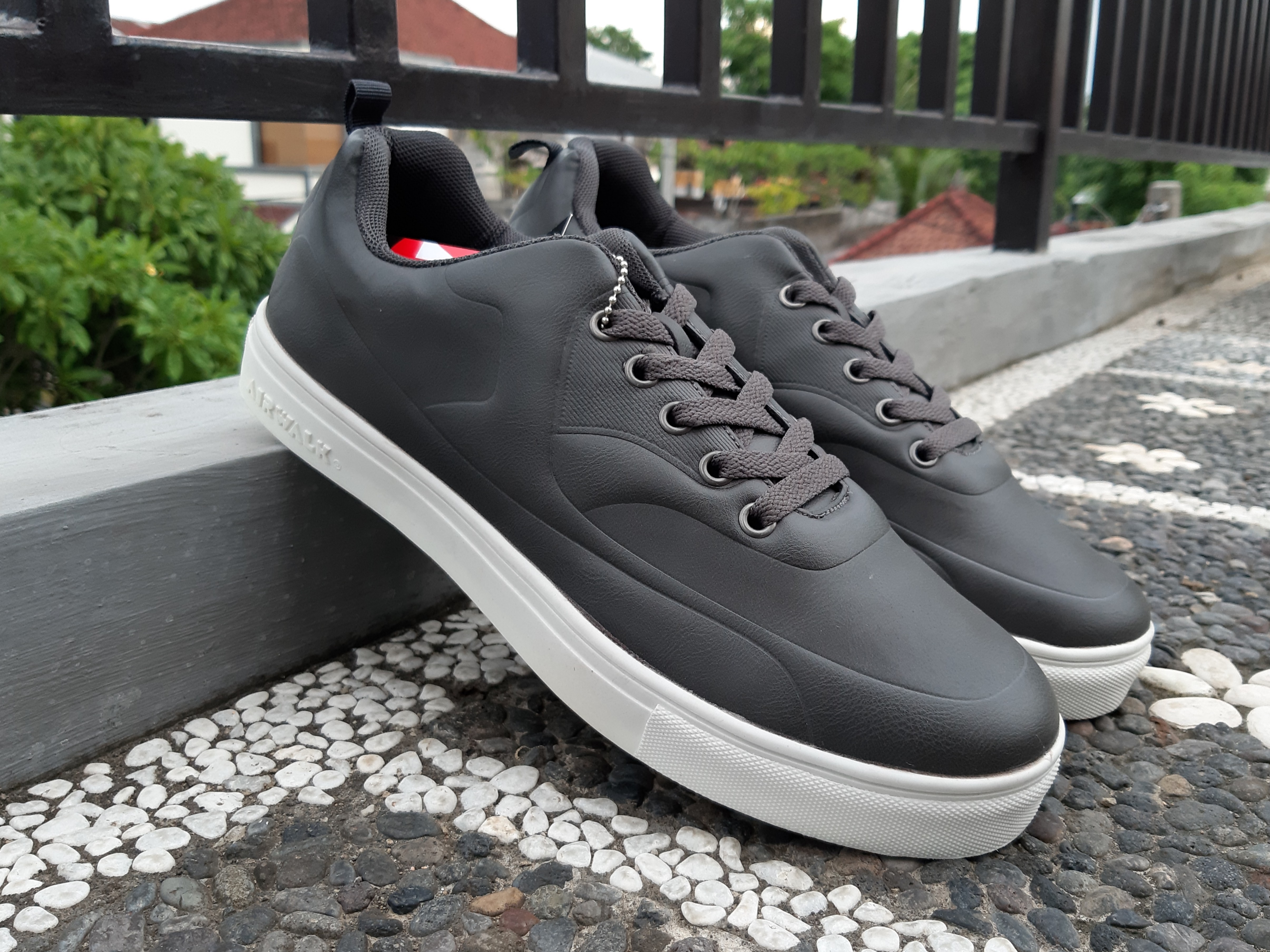 Steal deal sneakers top