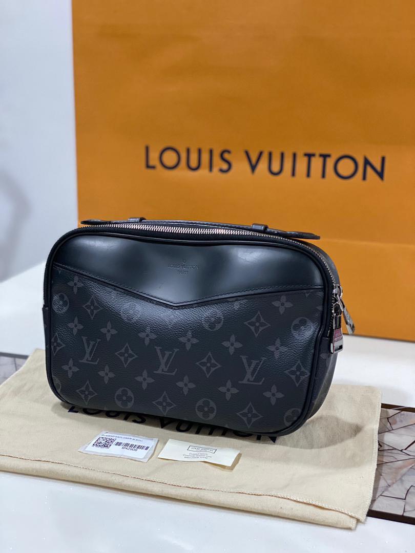 louis vuitton bumbag explorer