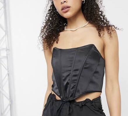 Black Corset Top Fesyen Wanita Pakaian Wanita Atasan Di Carousell