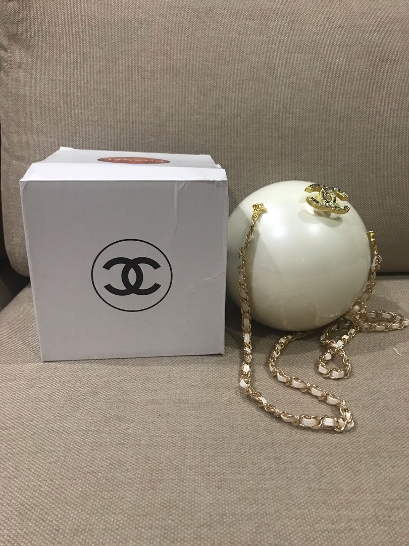 Chanel Black And White Resin And Enamel Checker Sphere Minaudiere Pale Gold  Hardware, 2023 Available For Immediate Sale At Sotheby's