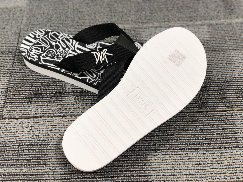 Dior X Stussy Flipflop, Men's Fashion, Footwear, Flipflops and Slides on  Carousell