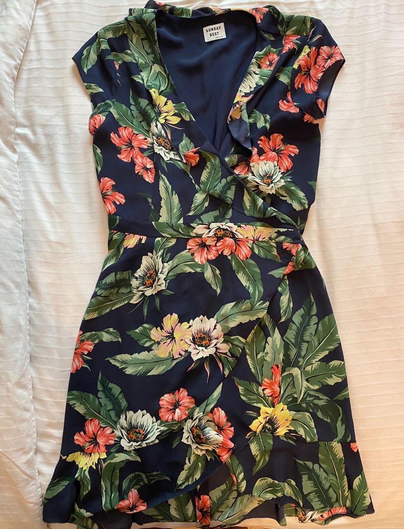 Floral frilly wrap dress, Women's ...