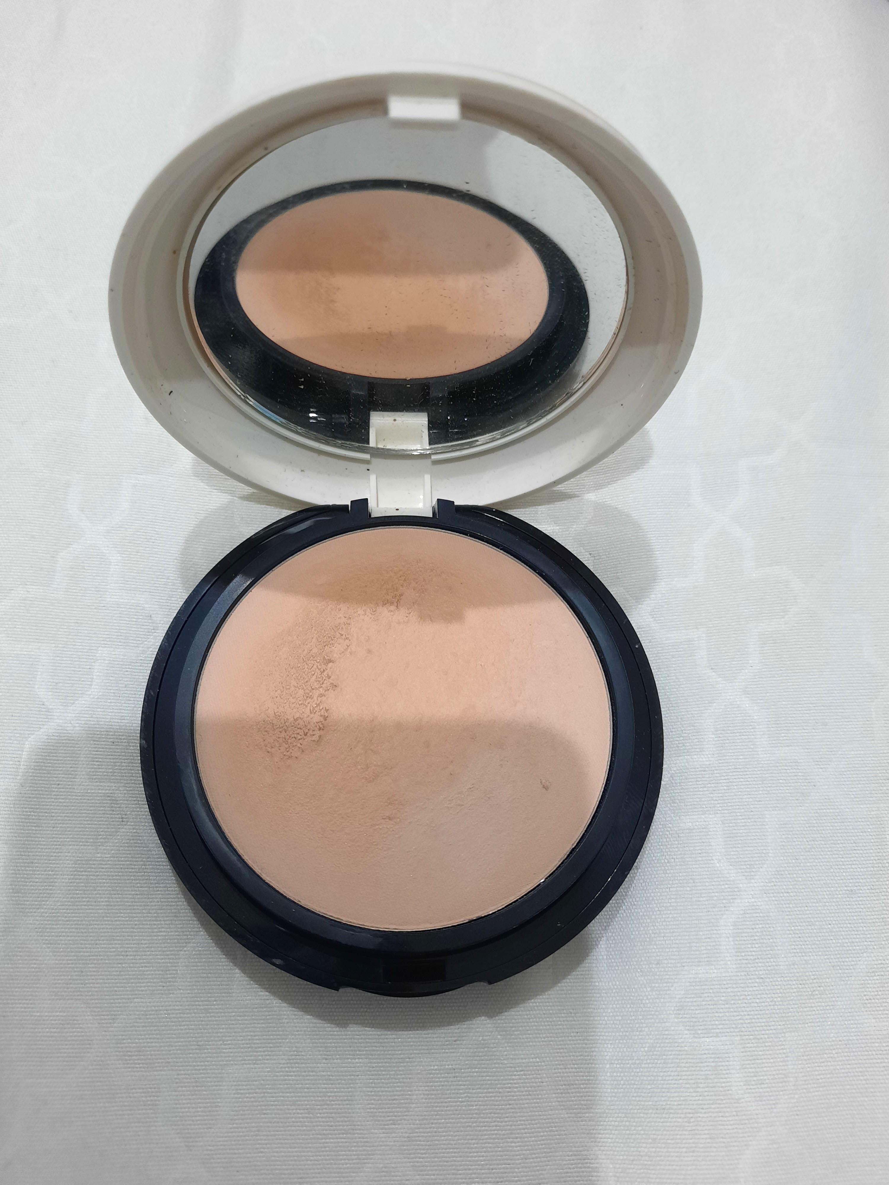 H&m immaculate compact clearance foundation