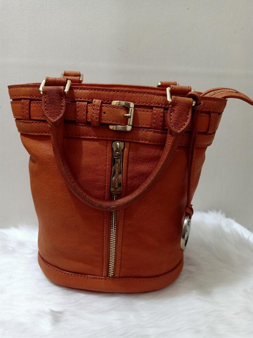 Michael kors kingsbury bucket bag store