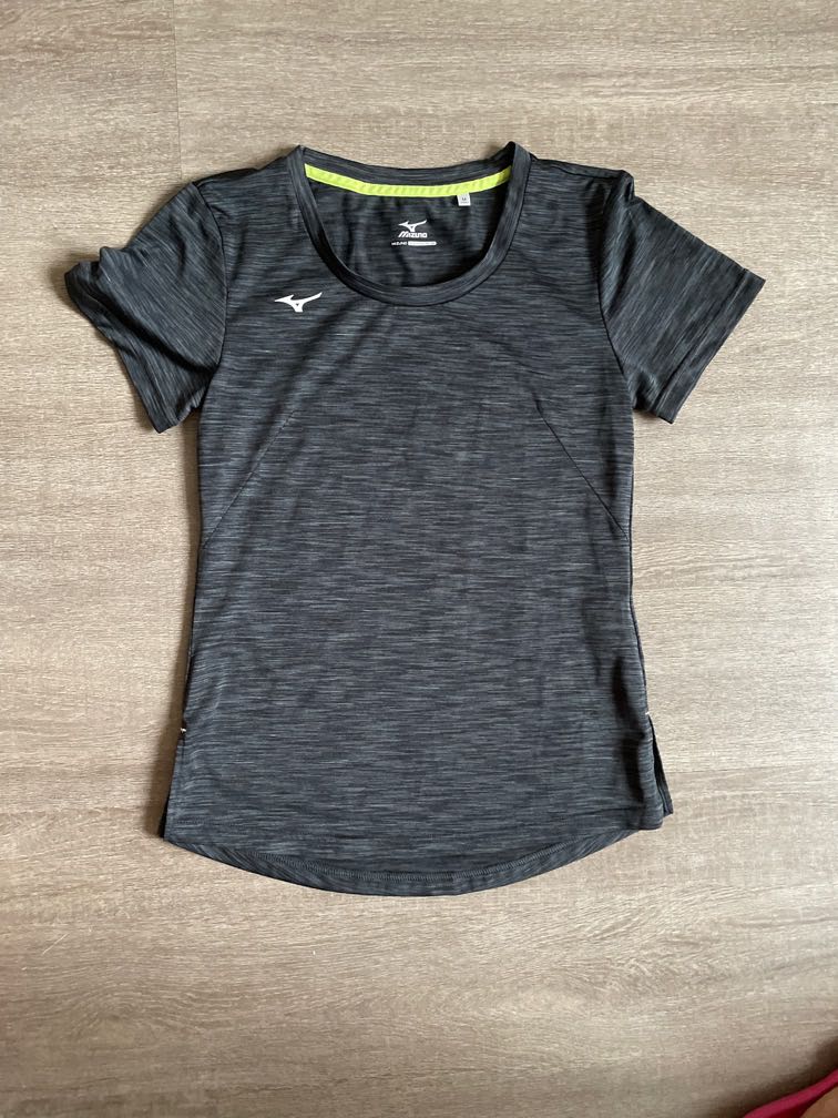 Mizuno quick dry plus tee, 男裝, 運動服裝- Carousell