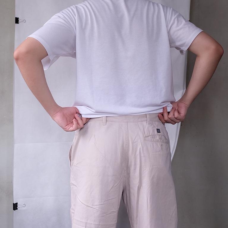 M&S Collection regular fit khaki chinos (Category: Chinos) located in Quezon City. Submitted by commonselective (Listing ID 1113543190, Image 2). Description: Size 38 on tag Length: 40 inches Used, 10/10 condition ₱250 Its neutral color makes it a versatile piece to own .
