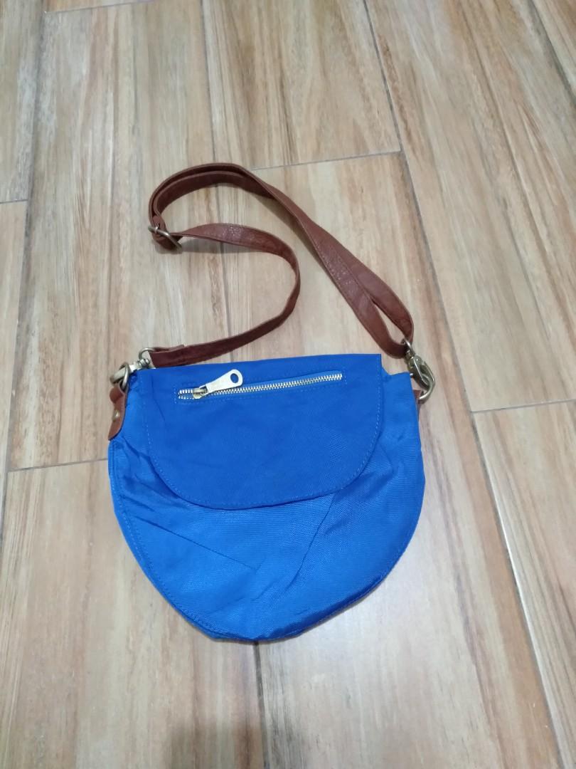old navy sling bag Women s Fashion Bags Wallets Cross body Bags on Carousell