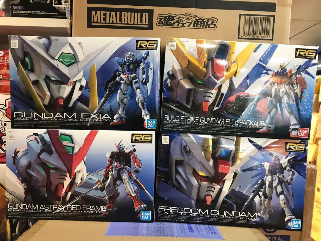 RG 1/144 自由高達/創建突擊高達全武裝/高達艾斯亞/迷惘高達紅色, 興趣及遊戲, 玩具& 遊戲類- Carousell