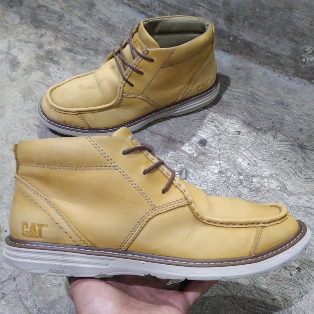 Caterpillar shoes souq store