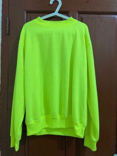 Sweater hijau neon
