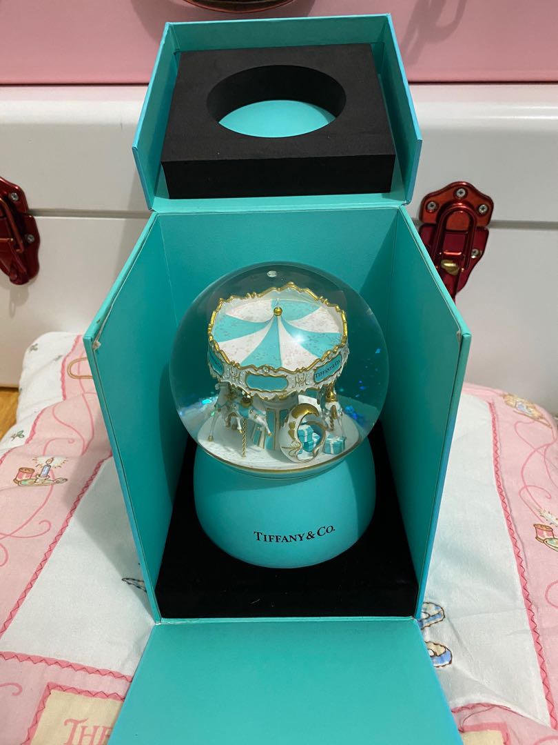 Tiffany snowglobe, Furniture & Home Living, Home Decor, Other Home Decor on  Carousell