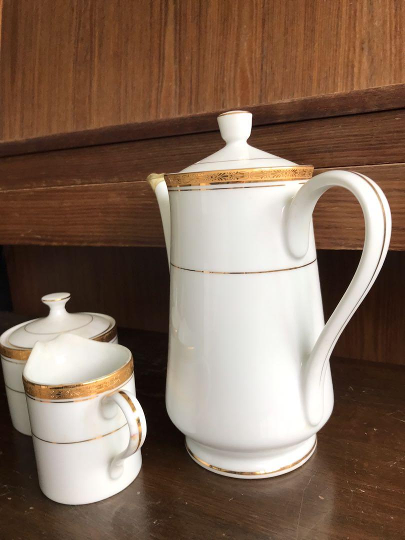 Vintage Tea Set Gold Encrusted Fine China Japan (Seizan), Hobbies