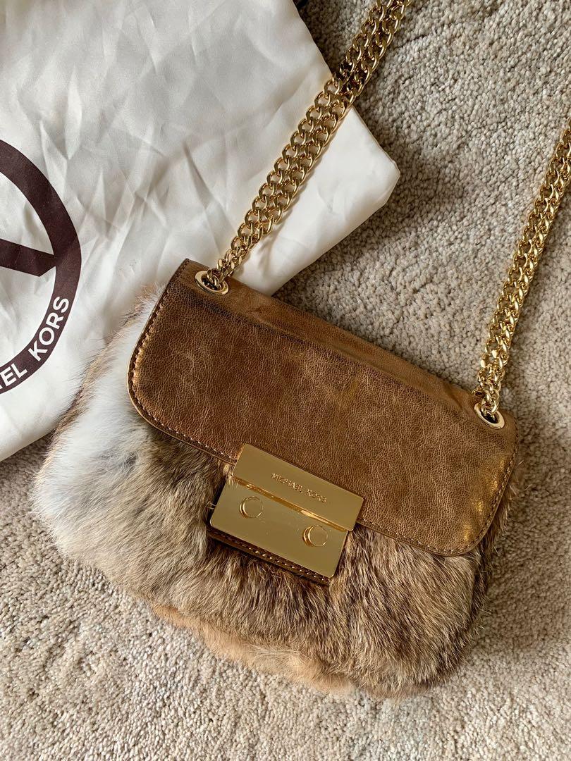 last analogi Tragisk WTS Michael Kors Fox Fur handbag, Luxury, Bags & Wallets on Carousell
