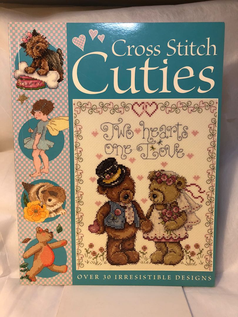 正版 絕版 購自美國 David & Charles Cross Stitch Cuties 十字繡書, 興趣及遊戲, 手作＆自家設計, 工藝