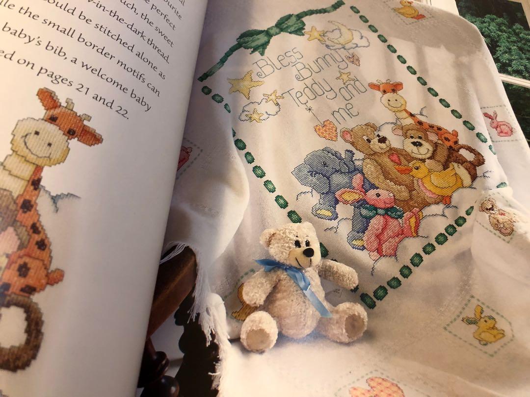 正版 絕版 購自美國 David & Charles Cross Stitch Cuties 十字繡書, 興趣及遊戲, 手作＆自家設計, 工藝