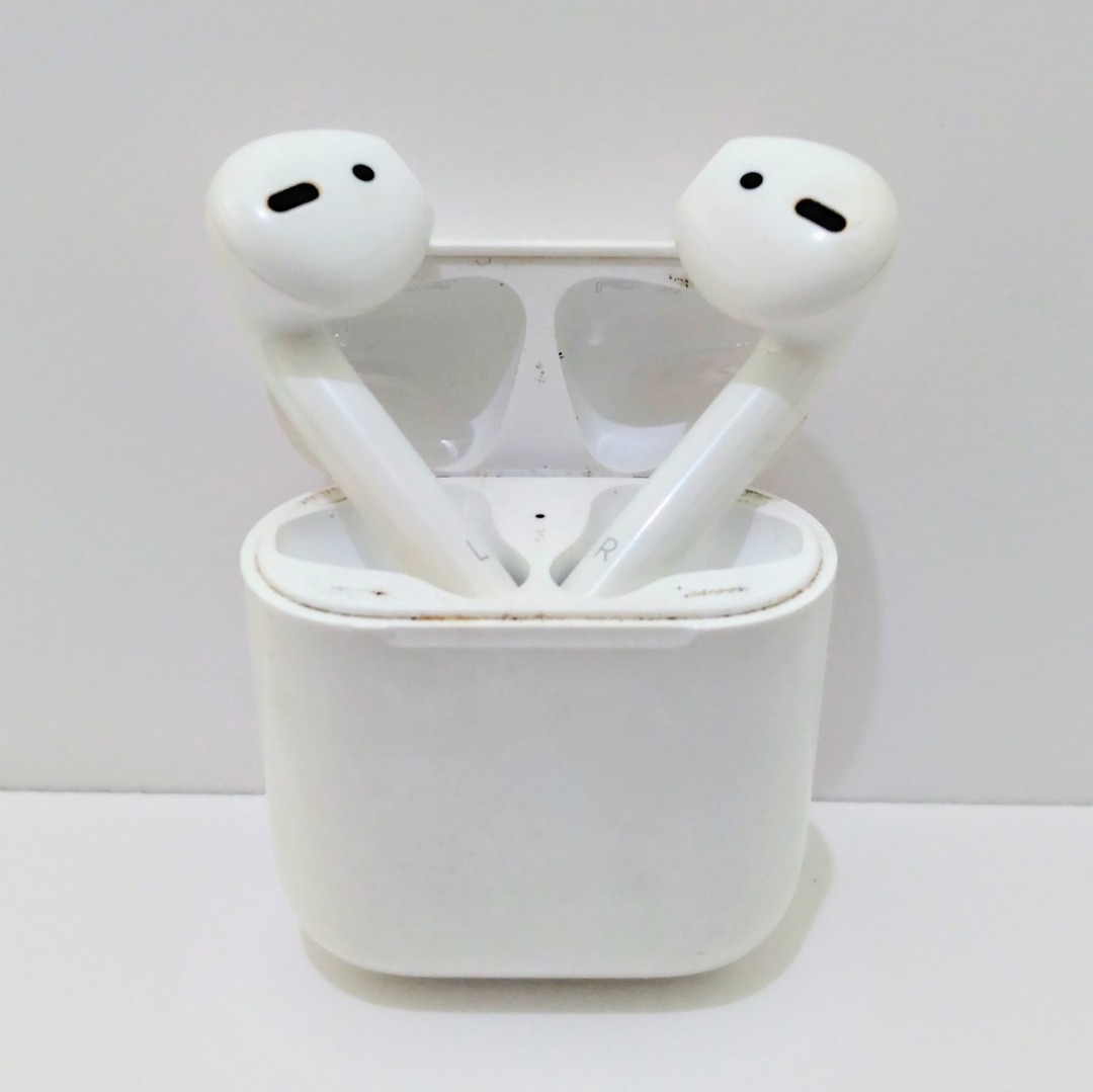 Apple Airpods (Authentic but Defective, GCash Only, READ DESCRIPTION), Audio, Earphones on Carousell