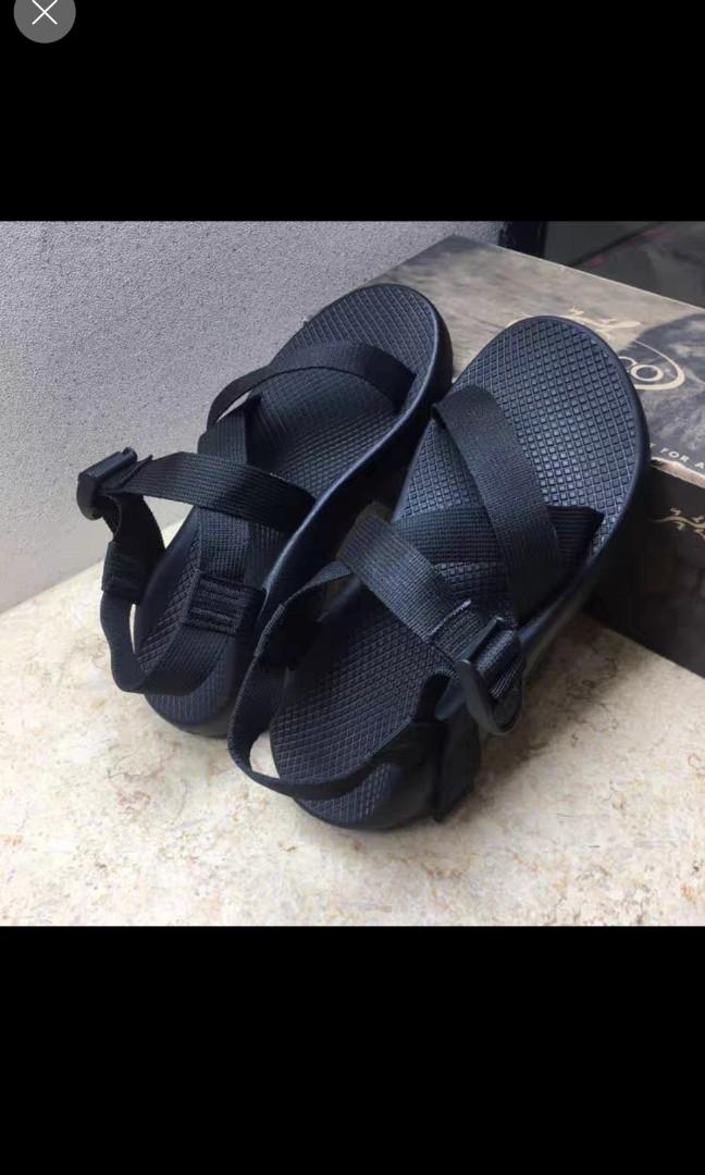 Chaco closed toe best sale shoes