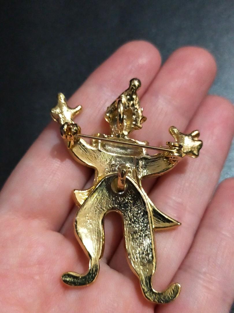 Clown Brooch/ pendant (Category: Brooches) located in Manila. Submitted by maxineamber (Listing ID 1113778456, Image 2). Description: articulated gold tone clown brooch / pendant with complete rhinestone.