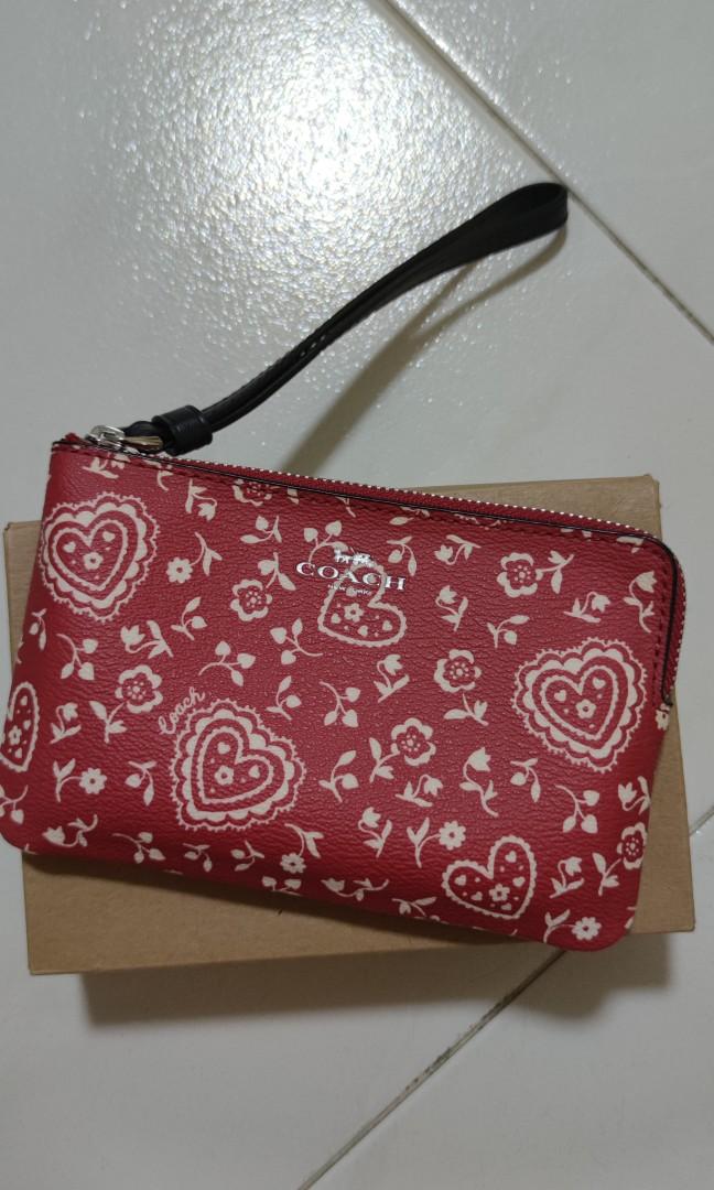 White purse with red hearts shop