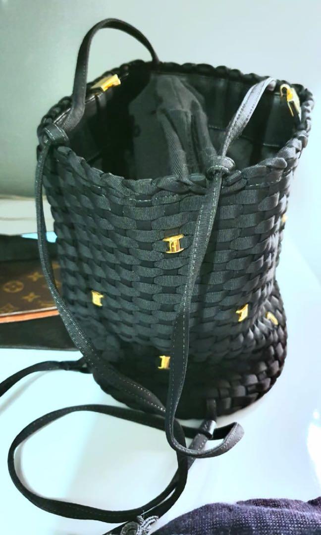 Ferragamo Shoulder/Backpack Style Handbag (Category: Luxury Bags & Wallets) located in Baguio. Submitted by lulu_ulul (Listing ID 1113775358, Image 1). Description: Ferragamo Shoulder/Backpack Style Handbag Authentic .