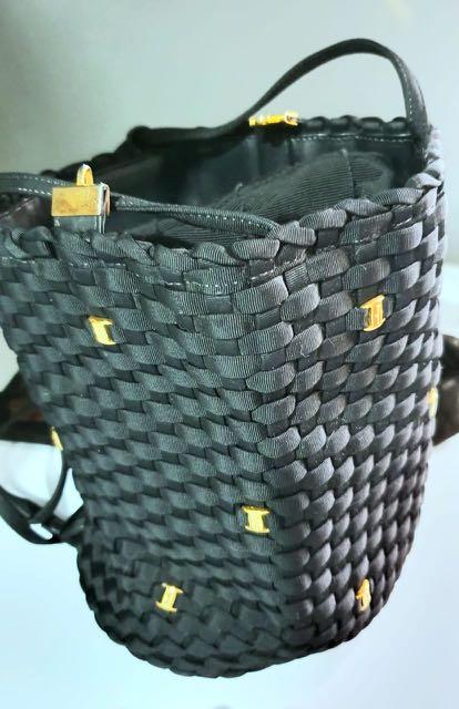 Ferragamo Shoulder/Backpack Style Handbag (Category: Luxury Bags & Wallets) located in Baguio. Submitted by lulu_ulul (Listing ID 1113775358, Image 2). Description: Ferragamo Shoulder/Backpack Style Handbag Authentic .