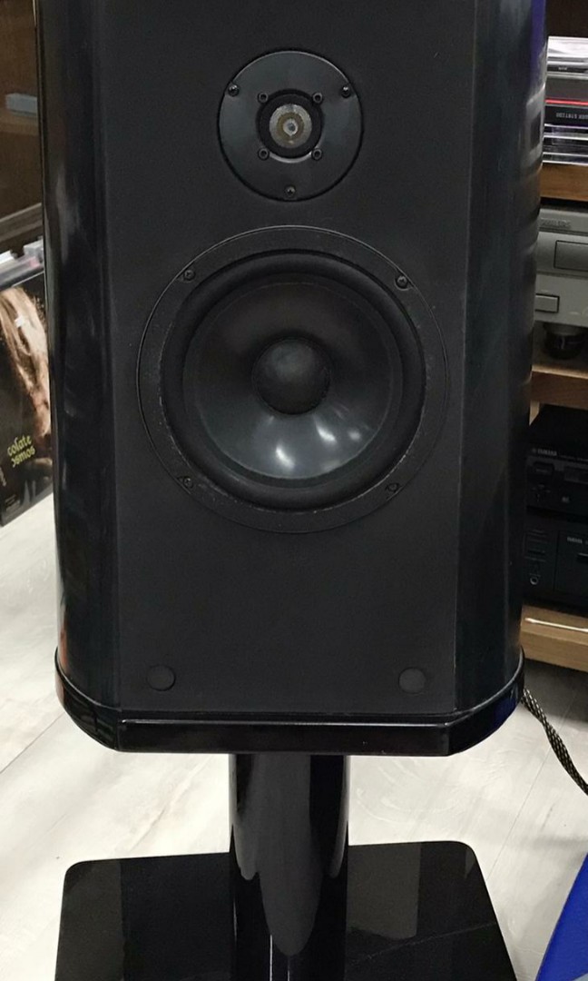 Genesis hotsell bookshelf speakers