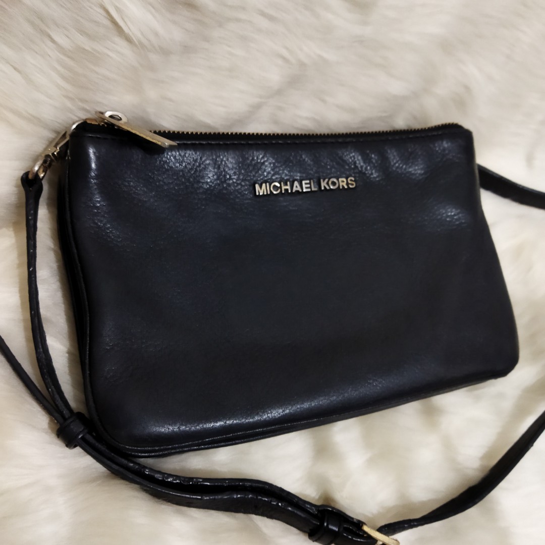 Michael Kors Bedford Triple Gusset Sling Crossbody Bag Women s Fashion Bags Wallets Cross body Bags on Carousell