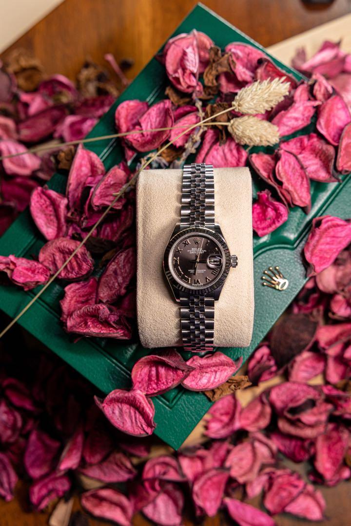 Rolex Datejust 28mm (Category: Watches) located in Singapore. Submitted by joannejyy (Listing ID 1113746708, Image 2). Description: .