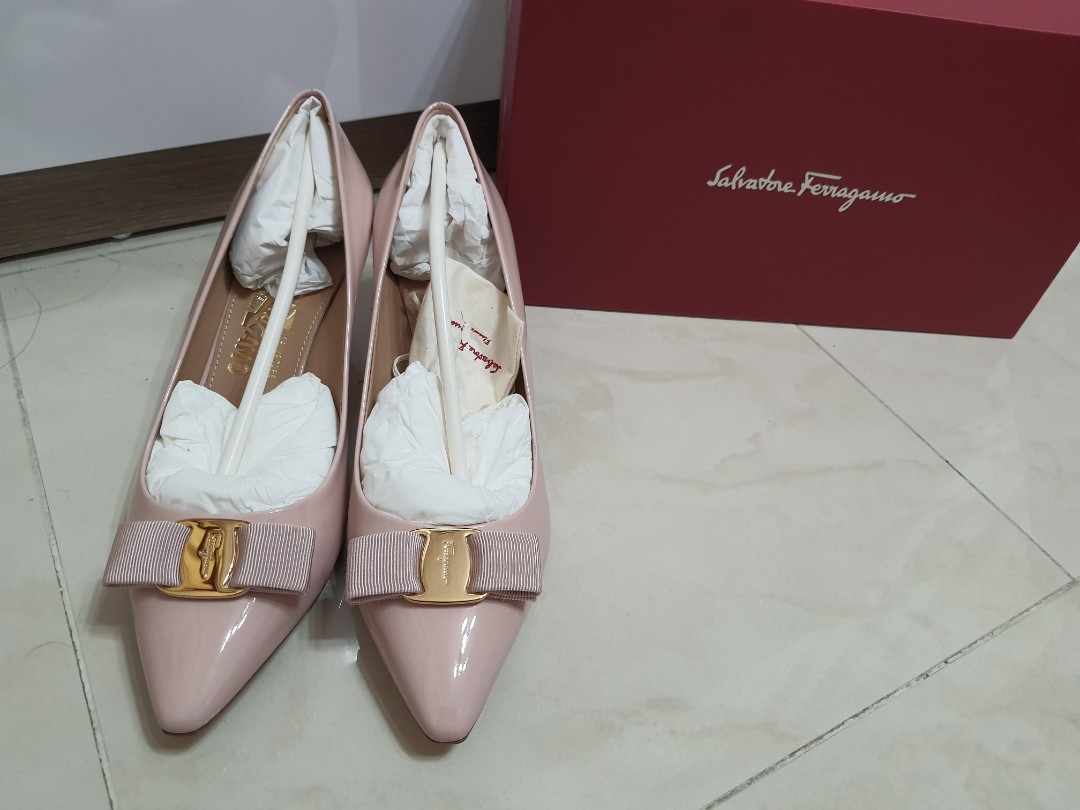 Salvatore Ferragamo Emy 55 Bon Bon Parentcalf shose 8.5D
