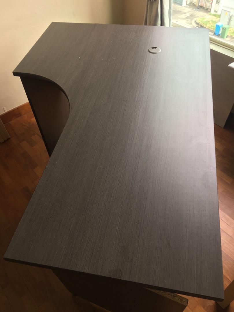 Study Table (Category: Tables & Sets) located in Singapore. Submitted by gimbn (Listing ID 1113736767, Image 1). Description: Good condition chive study table 100cm by 150cm for sale.