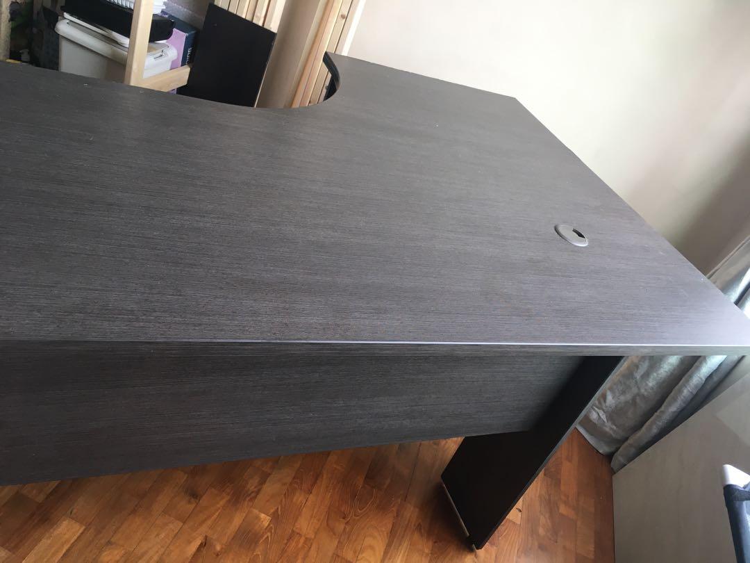 Study Table (Category: Tables & Sets) located in Singapore. Submitted by gimbn (Listing ID 1113736767, Image 2). Description: Good condition chive study table 100cm by 150cm for sale.