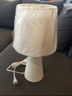 TABLE LAMP - 3032 white