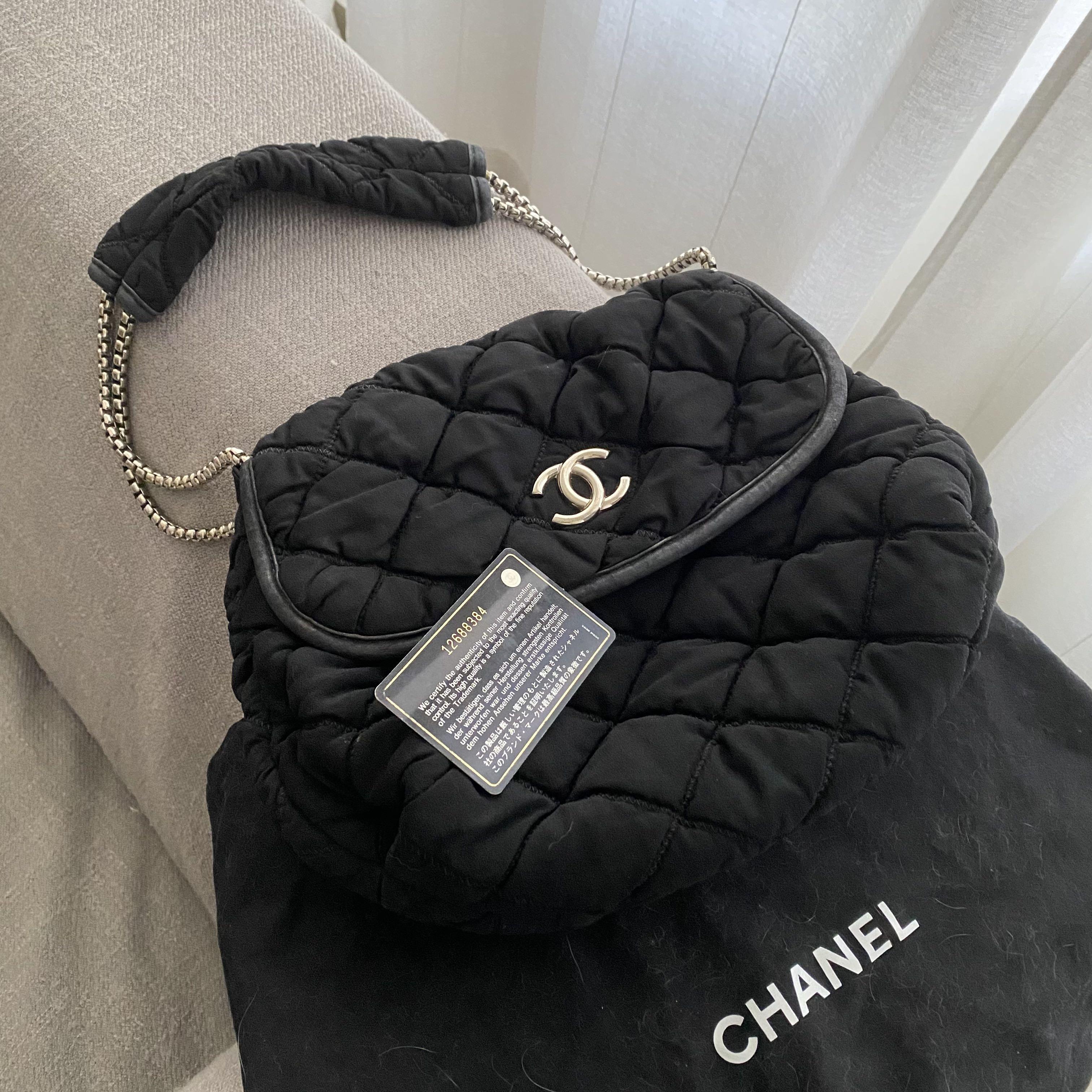 Chanel black quilted outlet shoulder bag