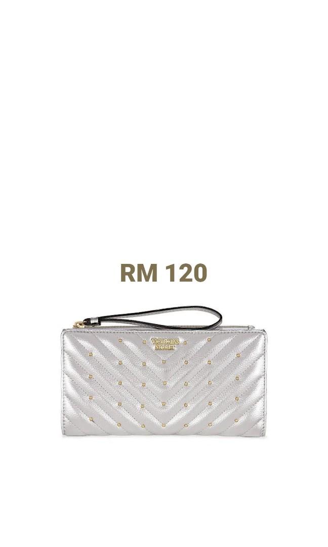 Authentic Vs Studded V Quilt Slim Wristlet Women S Fashion Bags Wallets On Carousell