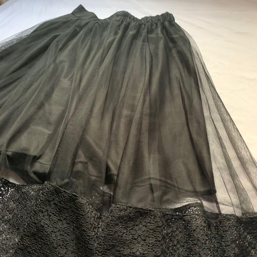 black mesh lace gothic midi skirt (Category: Skirts) located in Antipolo. Submitted by stroberisof (Listing ID 1114052881, Image 3). Description: size: 25-35 inches (garterized) length: 28 inches condition: 10/10 tags: goth, mall goth, gothic, mesh, lace, midi skirt, alt, alternative fashion.