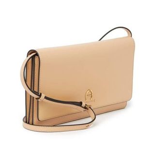 (Category: ) located in . Submitted by elleshoppe (Listing ID 1114075014, Image 1). Description: .