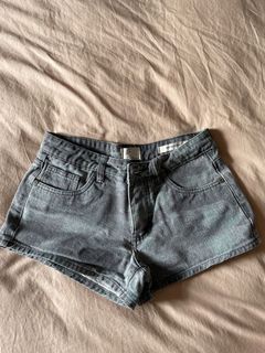 (Category: ) located in . Submitted by wallflowerq (Listing ID 1113936256, Image 1). Description: .