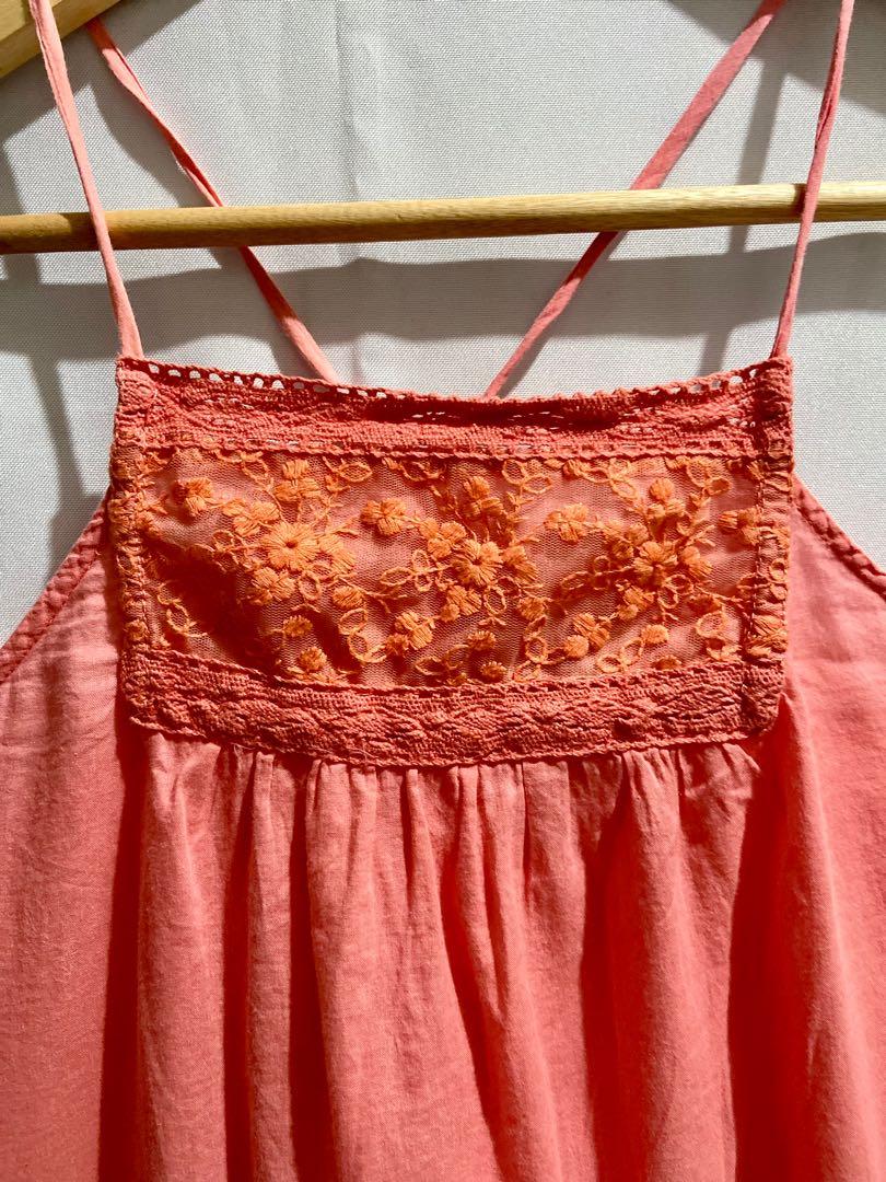 Cotton On Top (Category: Sleeveless) located in Bacolod City. Submitted by katcss (Listing ID 1114097507, Image 2). Description: PLEASE READ the following before MAKING AN OFFER 😊 🚫 LAST PRICE POSTED! 🚫SHIPPING FEE NOT INCLUDED 🚫1 DAY RESERVATION ONLY 🚫NO JOY RESERVERS 💸 MOP: RCBC/Diskartech, Chinabank, Gcash 🌀 Used only once 🌀 Small, fits small to medium frames 🌀 Adjustable straps 🌀 Swipe left for more details .