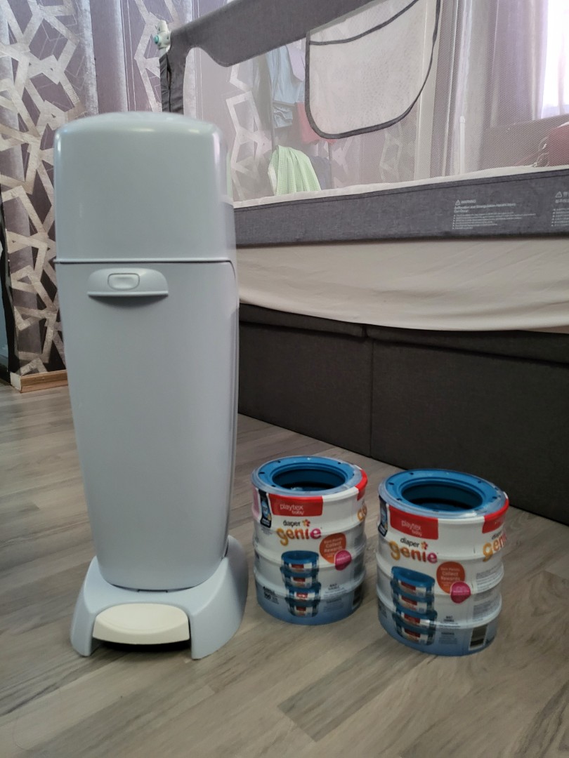 Diaper Genie Diaper Bin with 10 Refills, Babies & Kids, Bathing