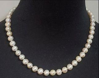 Fresh water pearl necklace rarely used P 400