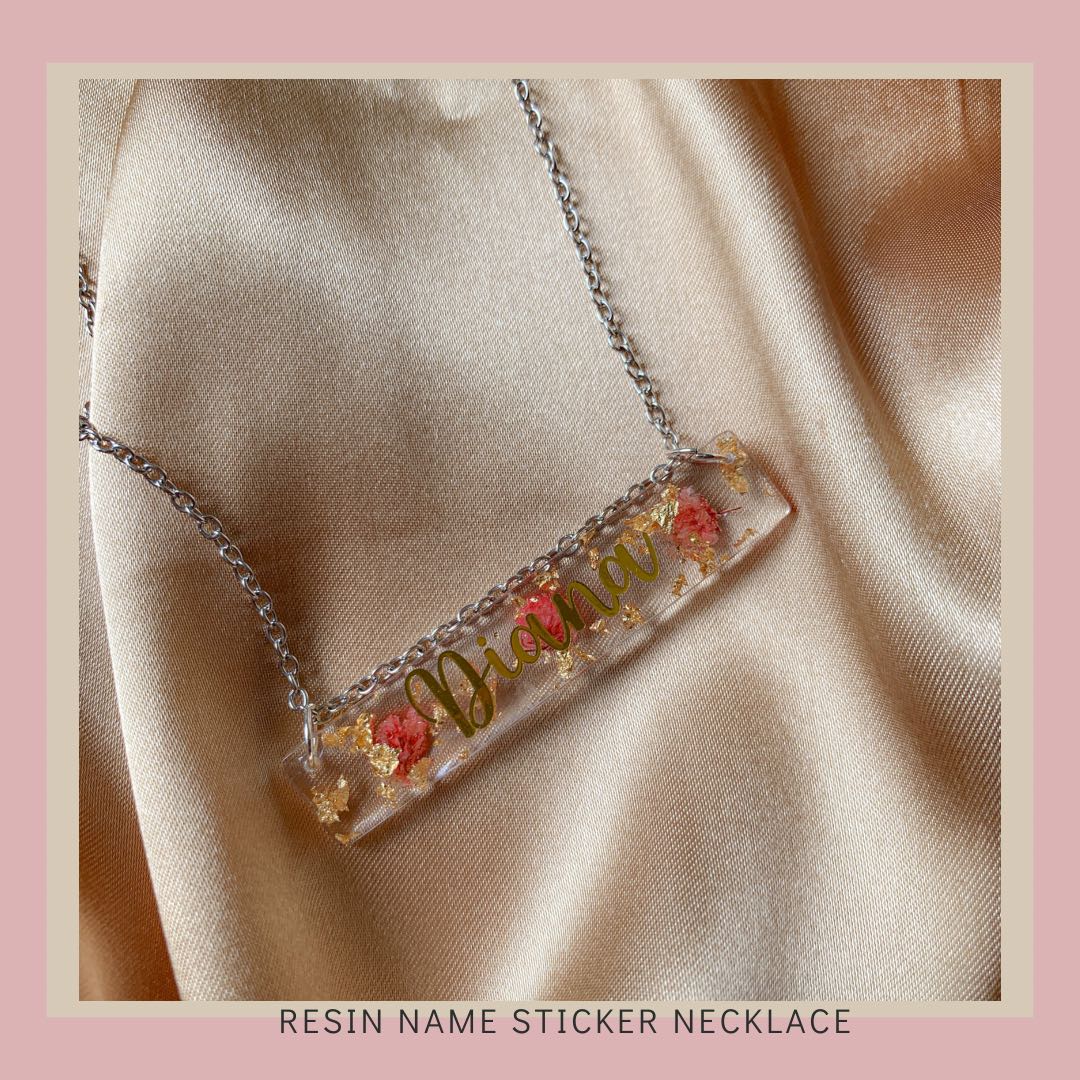 Resin store name necklace