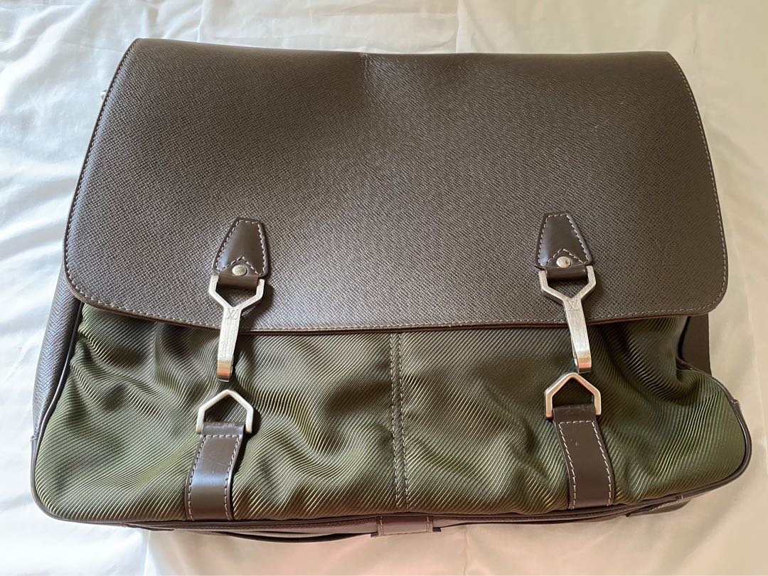 Louis Vuitton LV Brown/Green Taiga leather Dersou messenger bag , Luxury,  Bags & Wallets on Carousell