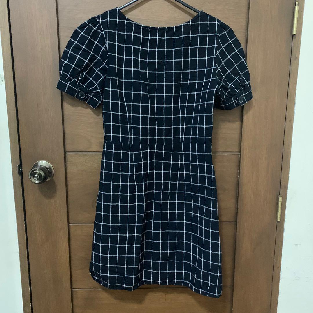 mango square neck dress ! (Category: Dresses) located in Paranaque City. Submitted by _decluttered (Listing ID 1114123883, Image 3). Description: — used twice! mop: gcash mod: ggx .