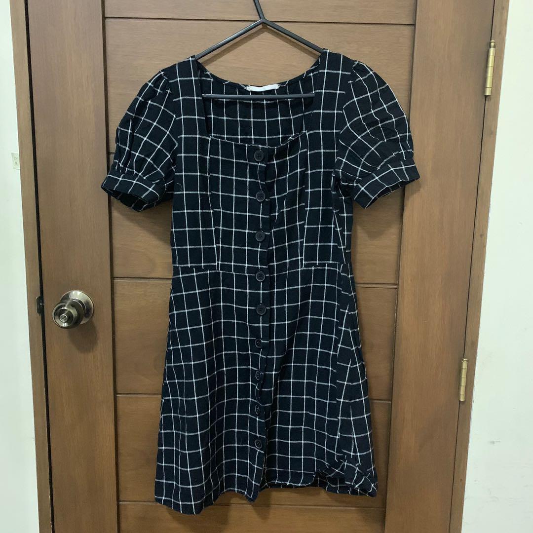 mango square neck dress ! (Category: Dresses) located in Paranaque City. Submitted by _decluttered (Listing ID 1114123883, Image 2). Description: — used twice! mop: gcash mod: ggx .