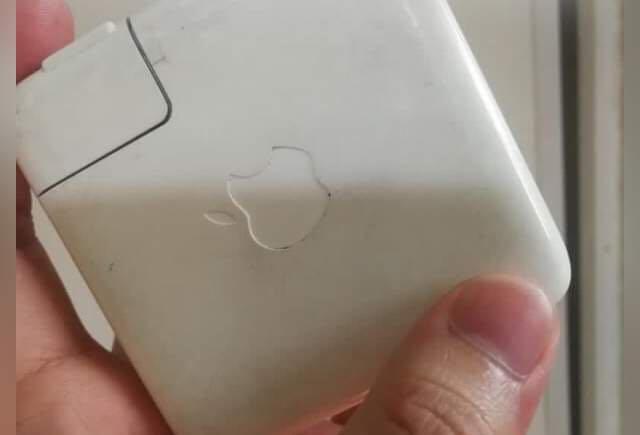 Original Macbook pro charger (Category: Chargers) located in Manila. Submitted by happyshopping_12 (Listing ID 1114031428, Image 3). Description: .