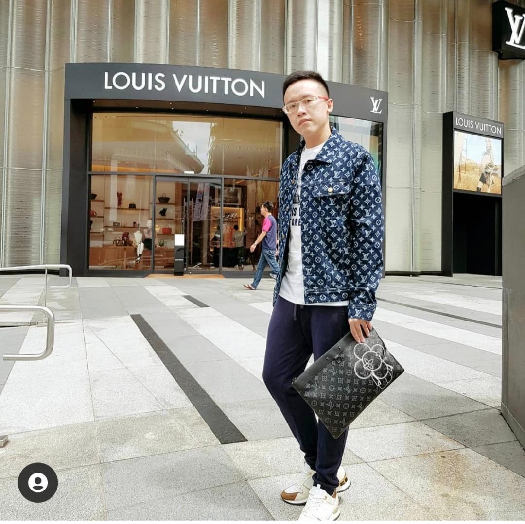 Limited Edition Louis Vuitton LV Vivienne Pochette Apollo Clutch