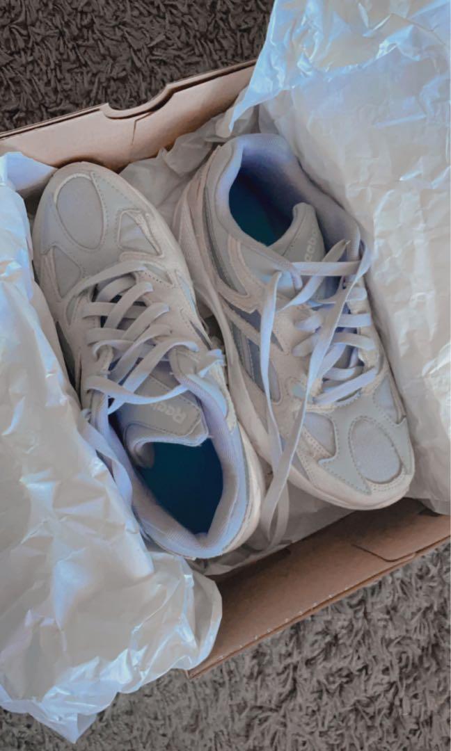 Reebok aztrek top running
